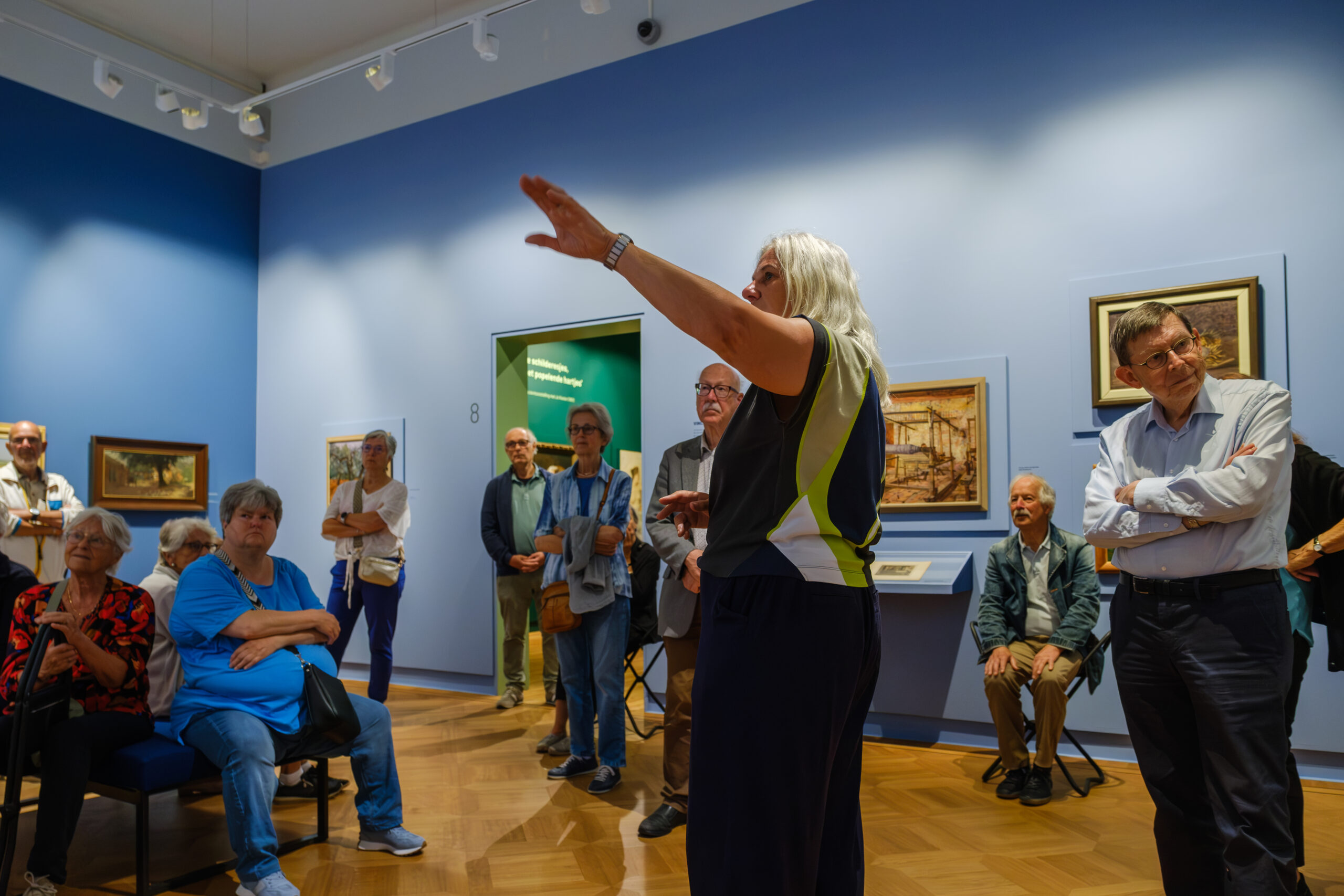rondleiding op zaal in museum gouda